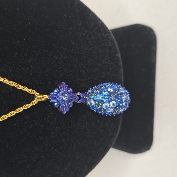 Joan Rivers Egg Necklace - Picture 2 of 3